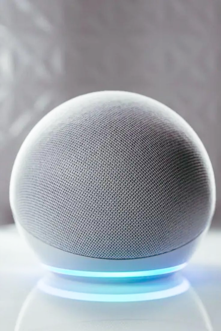 "Smart portable gadgets 2025 – compact tech tools for daily use"